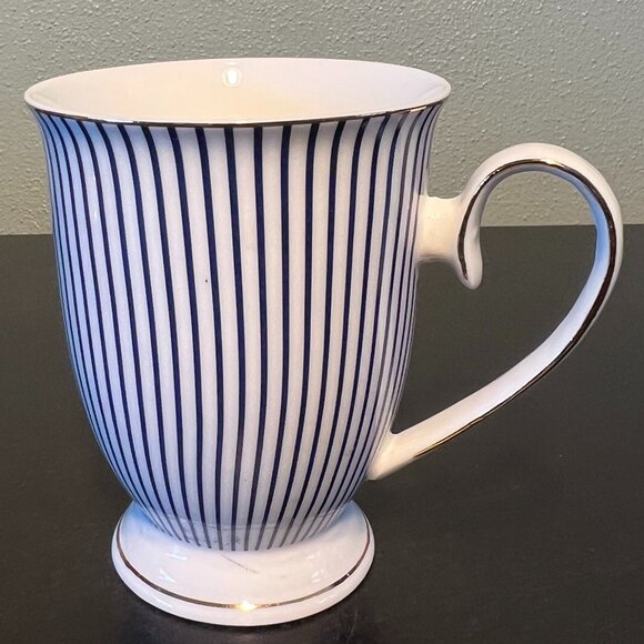 Set of 2 GRACE’S TEAWARE Navy Pinstripe Footed Cups w/ Metallic Gold Accents - Picture 5 of 9